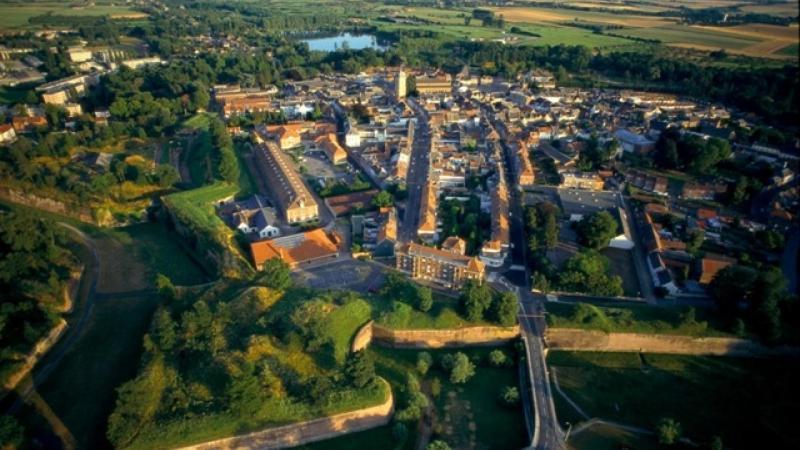Le Gite Des Geants Le Quesnoy  Kültér fotó